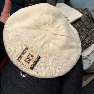 Women’s Parisian Style Beret White New!